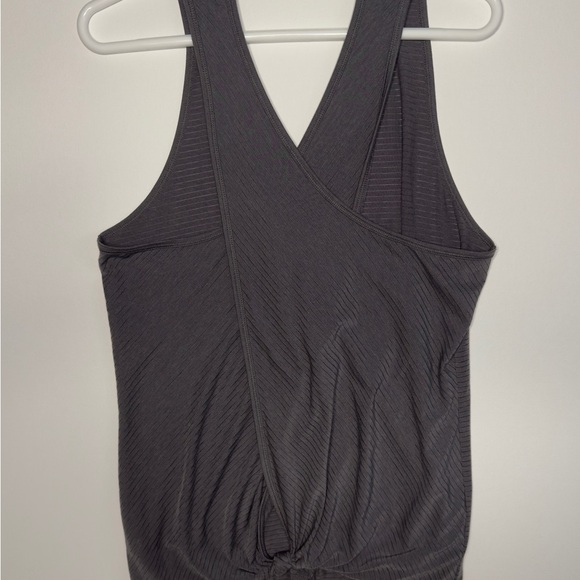 Athleta Gray Fitted Sleeveless Tank Top - Picture 2 of 4